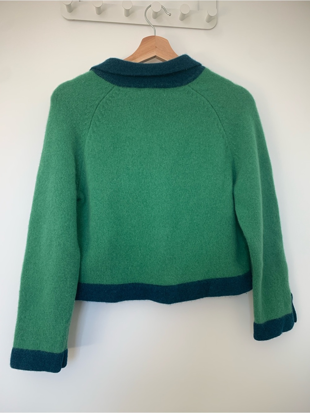 100% Wool Peter Pan Collar Cropped Cardigan - Picture 5 of 6